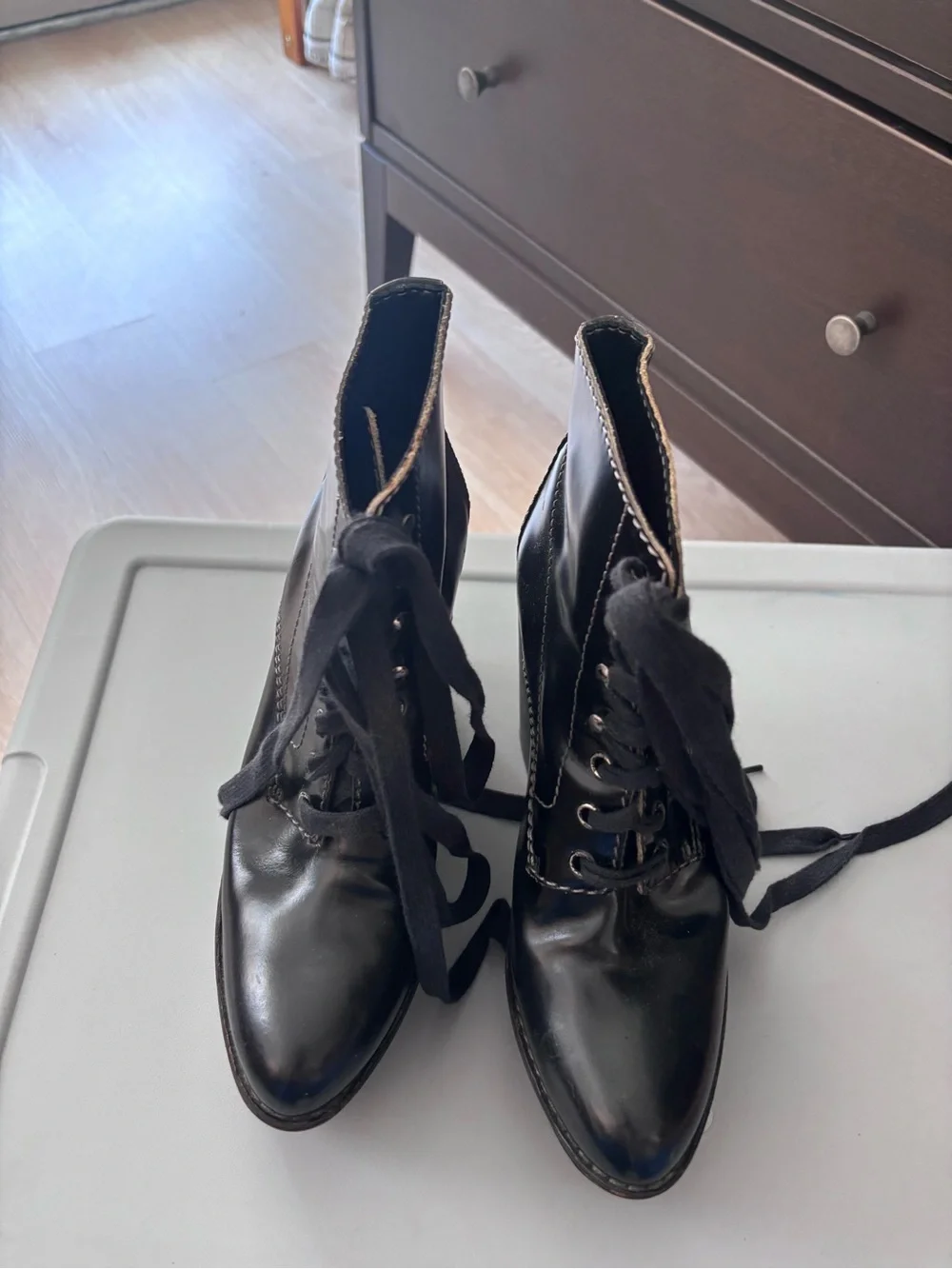 Chloe Runway Doc Boots 39